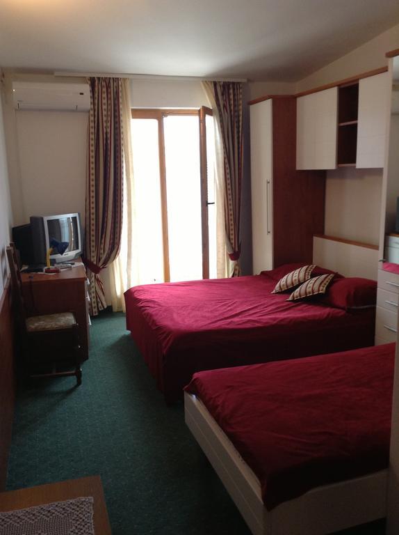 Pansion Laguna Metajna Chambre photo